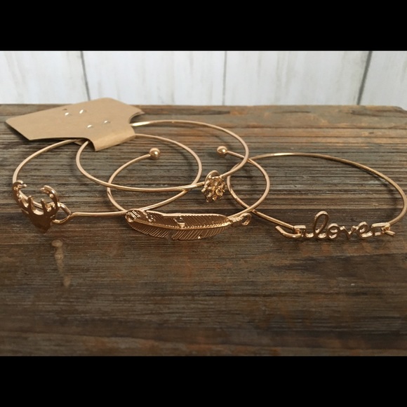 ❤HP❤ Gold Bangle Bracelet Set 4 Deer Love Leaf New - Picture 5 of 6